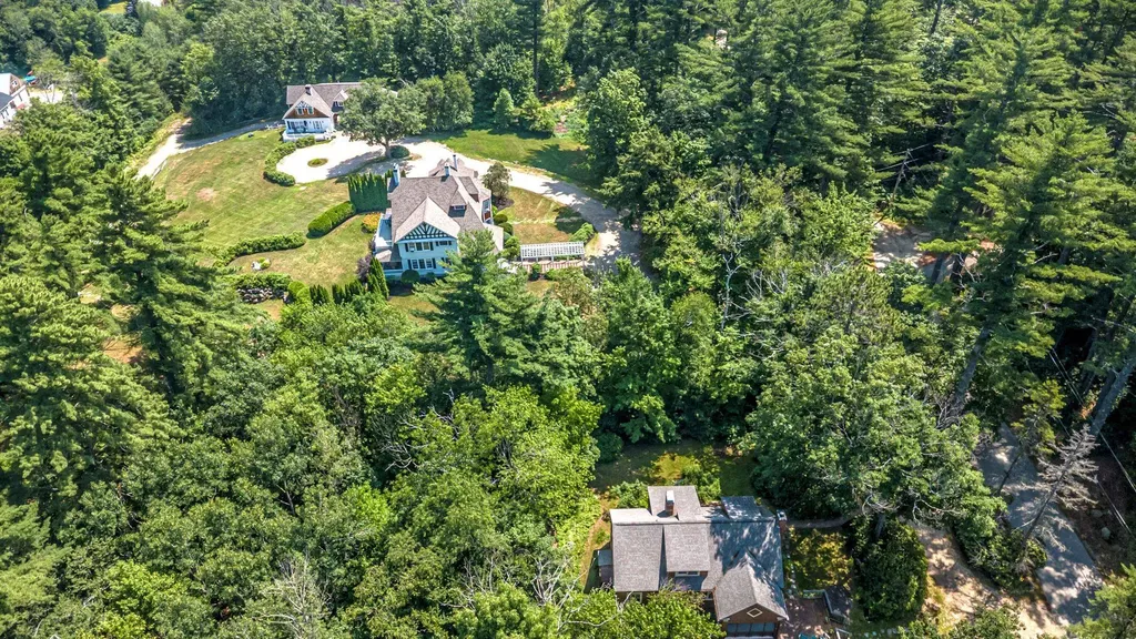 44 Neighbors Row Conway NH 03860