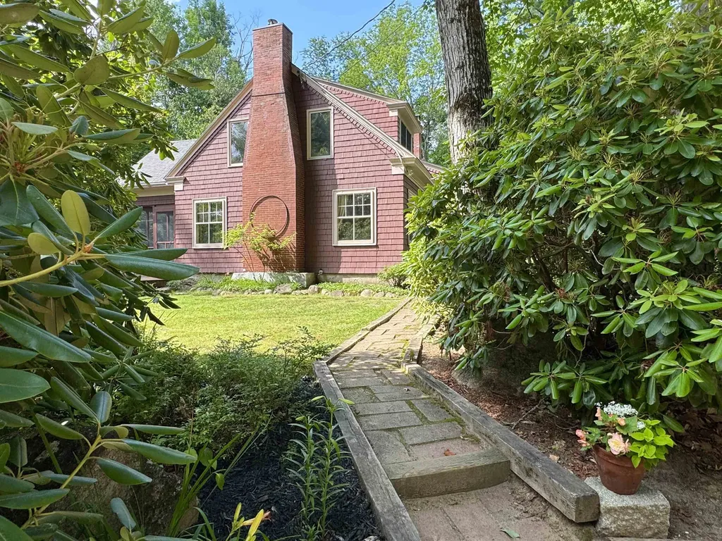 44 Neighbors Row Conway NH 03860
