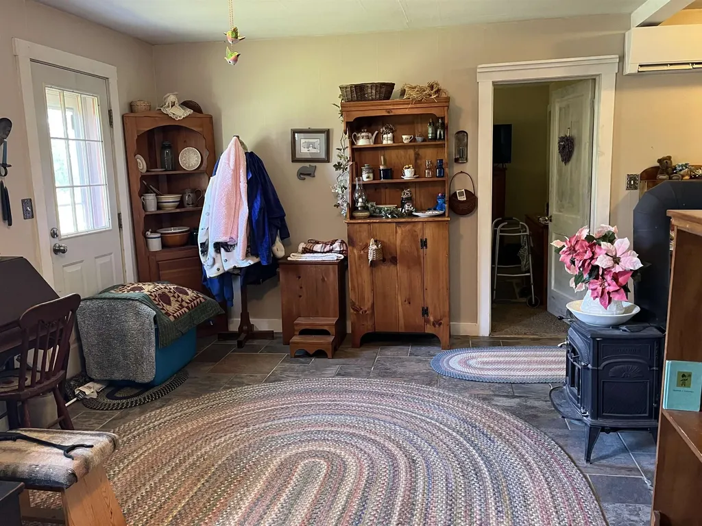 6696 Us Route 7 Pittsford VT 05733