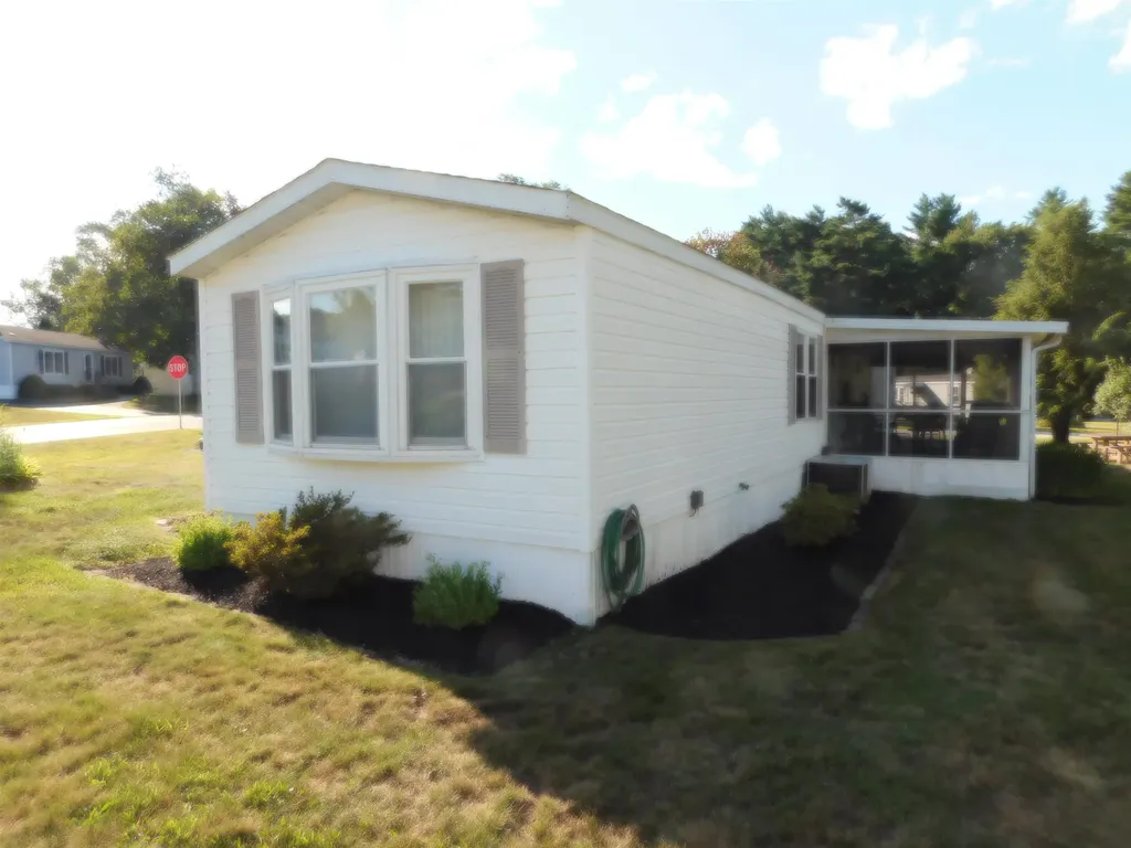 5 Caribbean Lane Rochester NH 03867