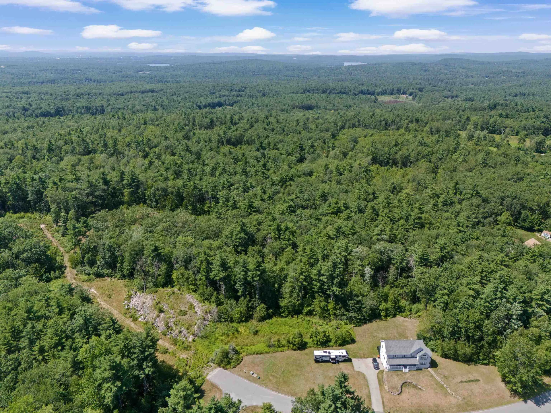 58 Boxwood Drive Auburn NH 03032