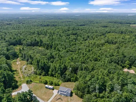 58 Boxwood Drive Auburn NH 03032