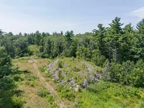 58 Boxwood Drive Auburn NH 03032