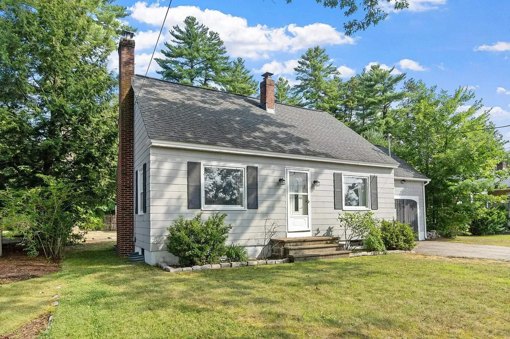 9 Moose Club Park Road Goffstown NH 03045
