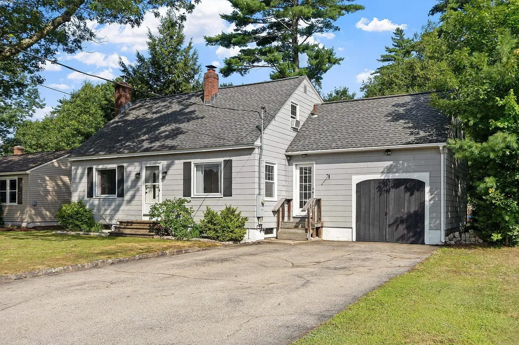 9 Moose Club Park Road Goffstown NH 03045