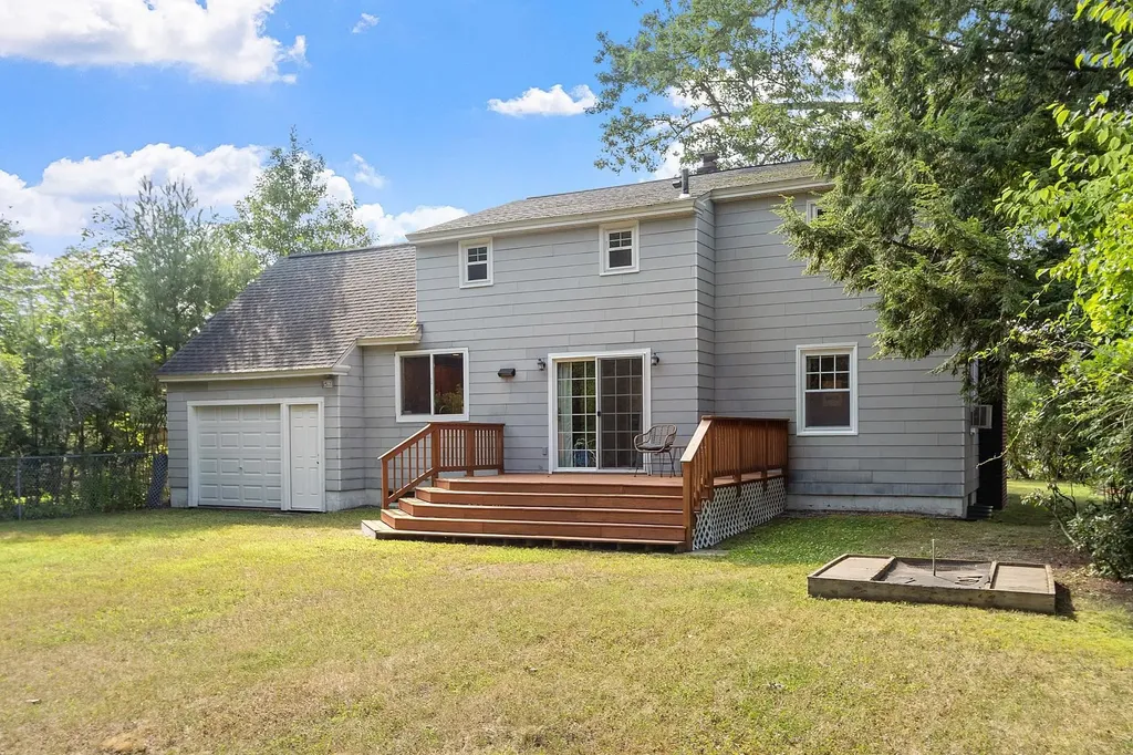 9 Moose Club Park Road Goffstown NH 03045