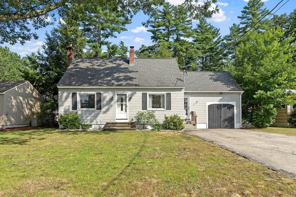 9 Moose Club Park Road Goffstown NH 03045