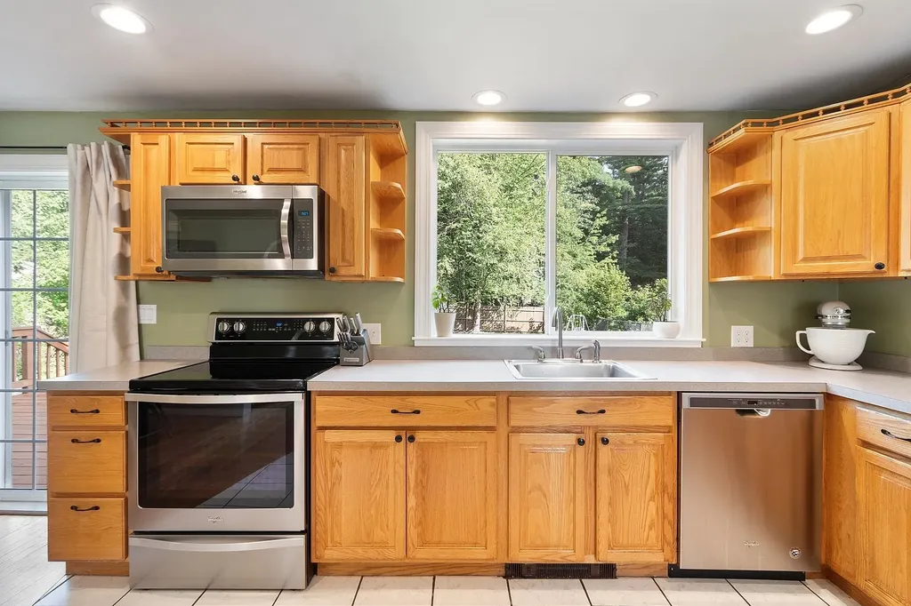 9 Moose Club Park Road Goffstown NH 03045