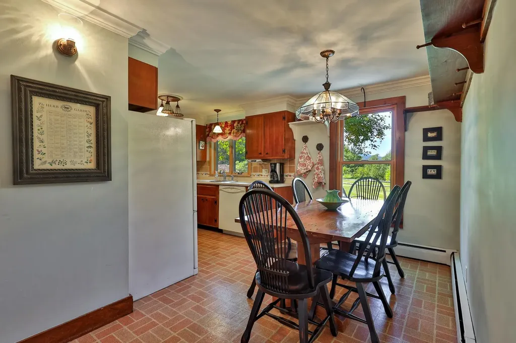 106 Vt Route 100 Weston VT 05161