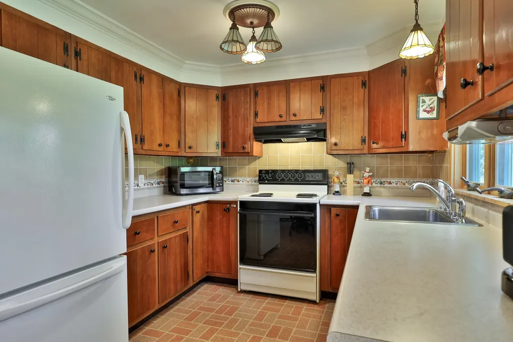 106 Vt Route 100 Weston VT 05161