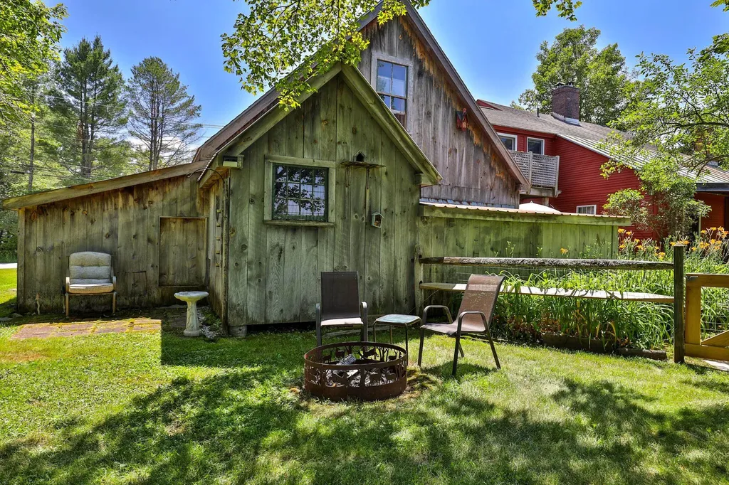 106 Vt Route 100 Weston VT 05161