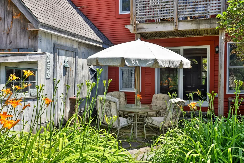 106 Vt Route 100 Weston VT 05161