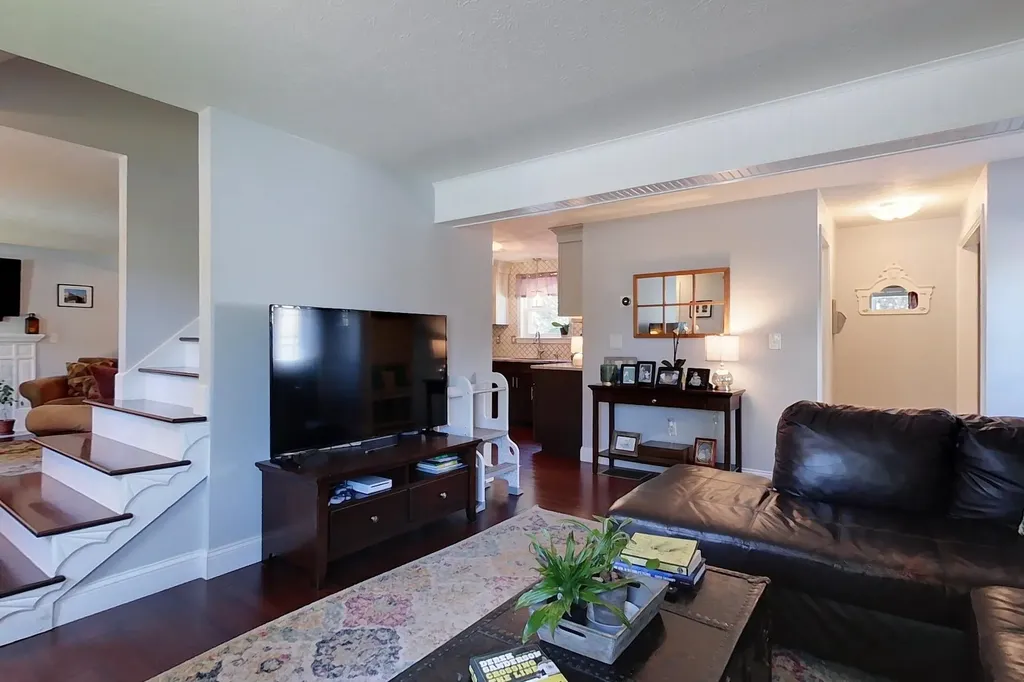 198 Megan Drive Manchester NH 03109