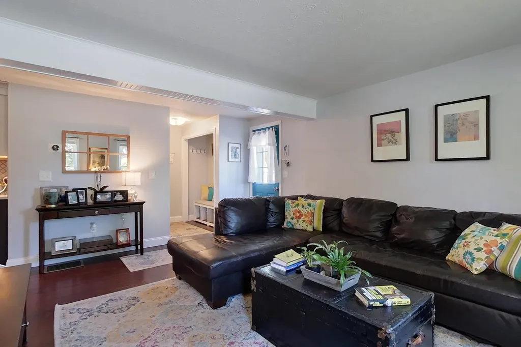 198 Megan Drive Manchester NH 03109