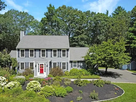 11 Montgomery Farm Road Derry NH 03038
