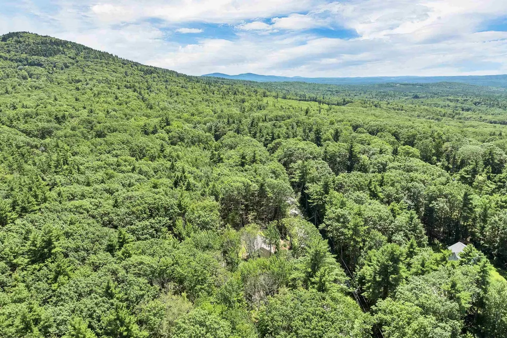 128 Onset Road Bennington NH 03442