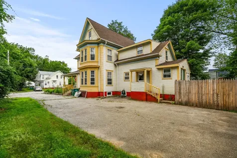 11 Green Street Rochester NH 03868