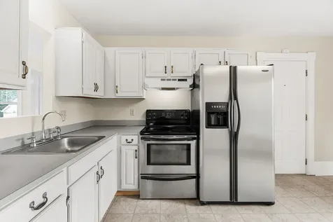 11 Green Street Rochester NH 03868