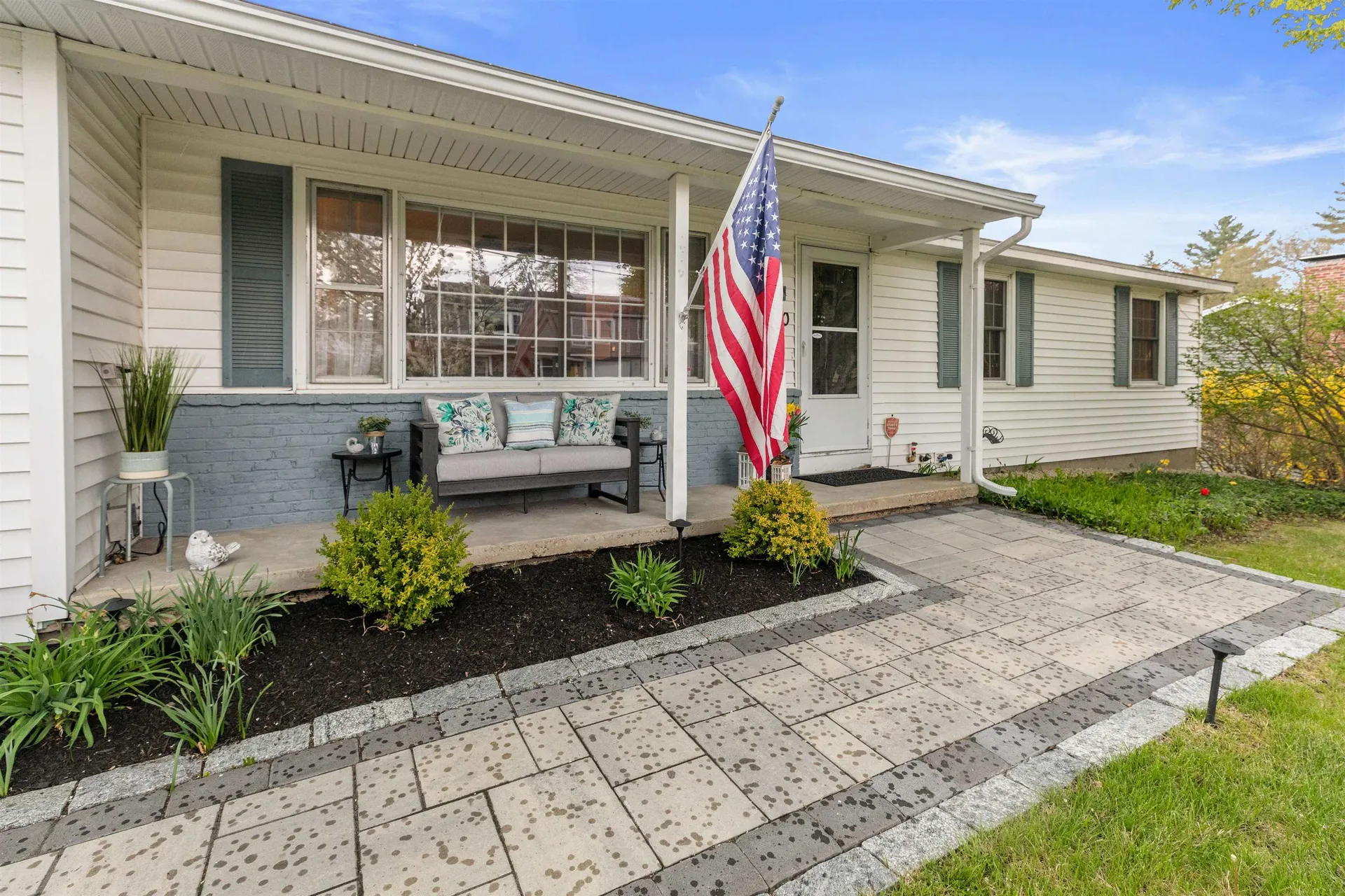 10 Hillside Road North Hampton NH 03862