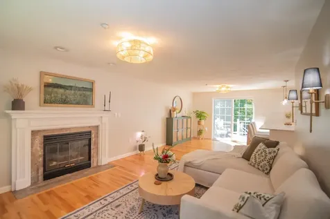 7 Gailor Lane Hooksett NH 03106