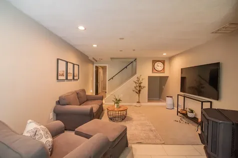 7 Gailor Lane Hooksett NH 03106