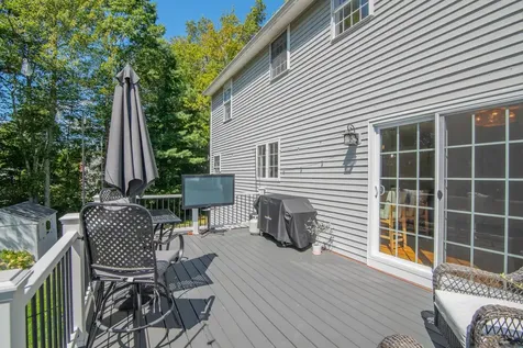 7 Gailor Lane Hooksett NH 03106