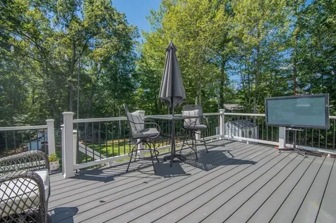 7 Gailor Lane Hooksett NH 03106