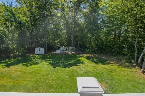7 Gailor Lane Hooksett NH 03106