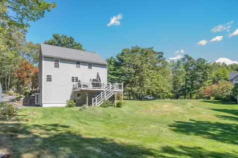 7 Gailor Lane Hooksett NH 03106