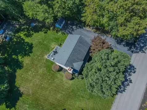 7 Gailor Lane Hooksett NH 03106