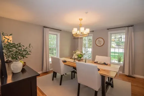 7 Gailor Lane Hooksett NH 03106