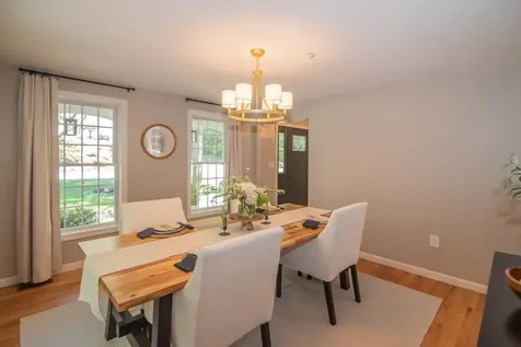 7 Gailor Lane Hooksett NH 03106