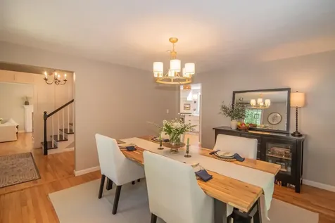 7 Gailor Lane Hooksett NH 03106