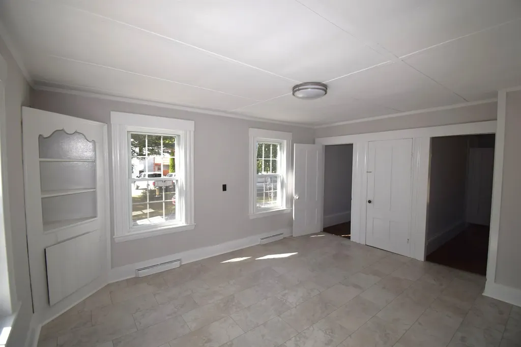 113 Main Street Kingston NH 03848