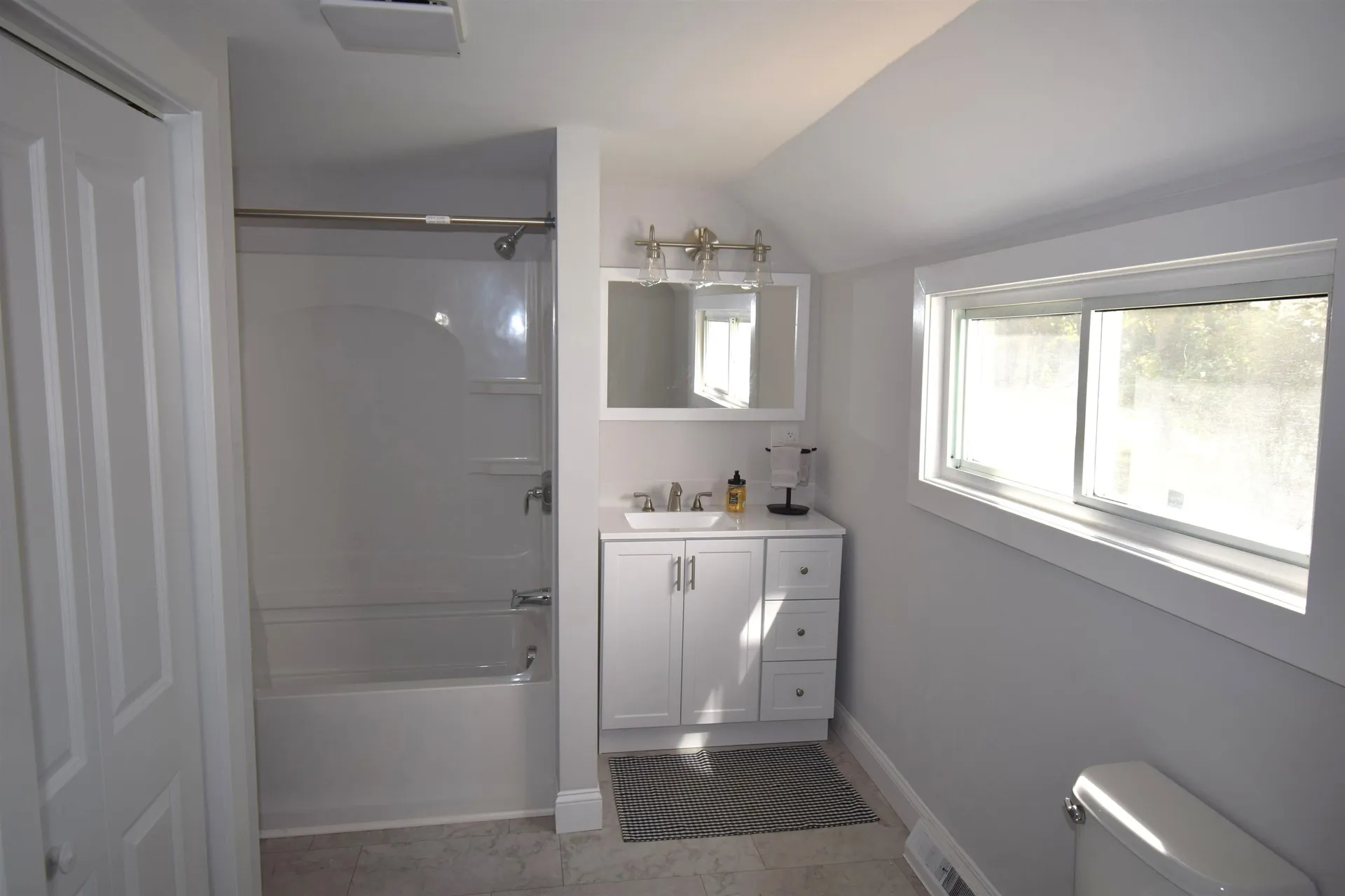 113 Main Street Kingston NH 03848