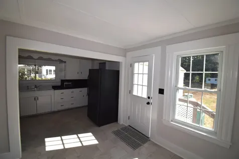 113 Main Street Kingston NH 03848