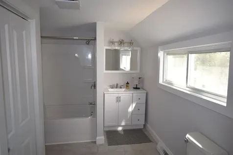 113 Main Street Kingston NH 03848