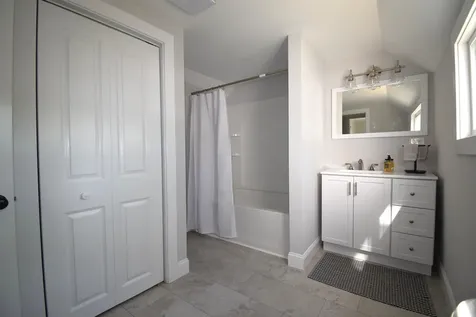 113 Main Street Kingston NH 03848