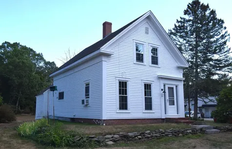 113 Main Street Kingston NH 03848