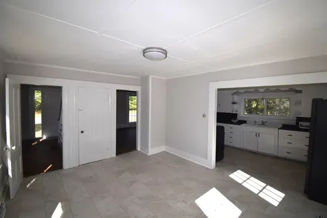 113 Main Street Kingston NH 03848