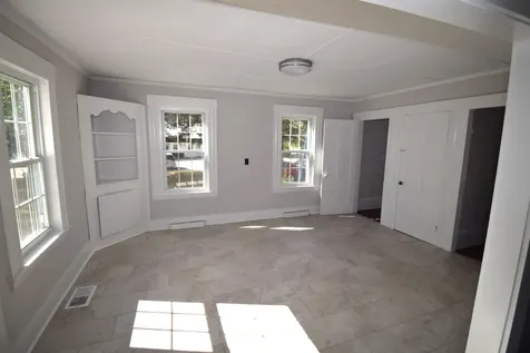 113 Main Street Kingston NH 03848