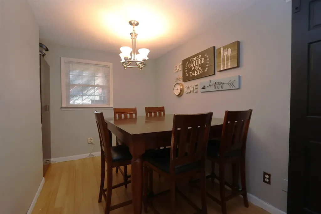 8 Maple Street Kingston NH 03848