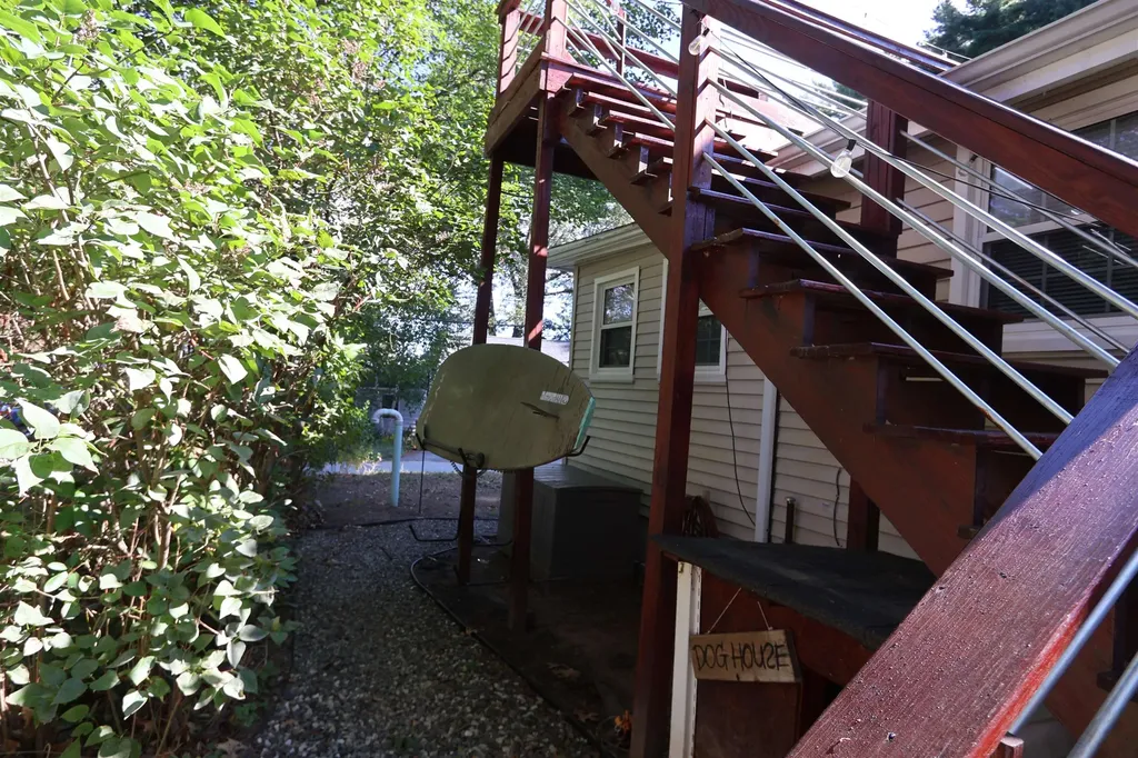 8 Maple Street Kingston NH 03848