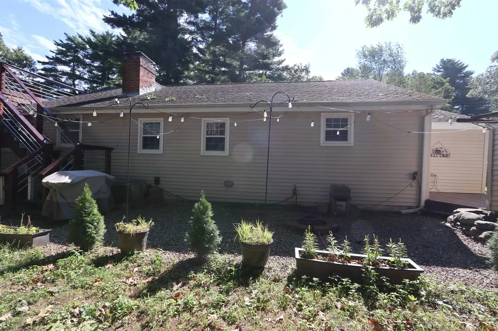 8 Maple Street Kingston NH 03848