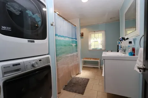 8 Maple Street Kingston NH 03848