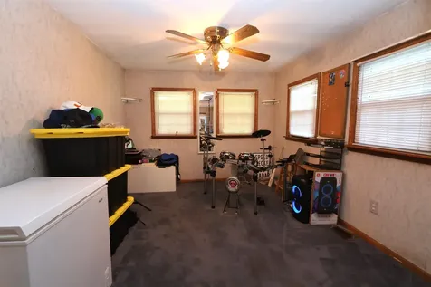 8 Maple Street Kingston NH 03848