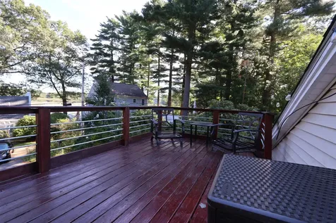 8 Maple Street Kingston NH 03848