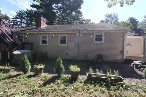 8 Maple Street Kingston NH 03848