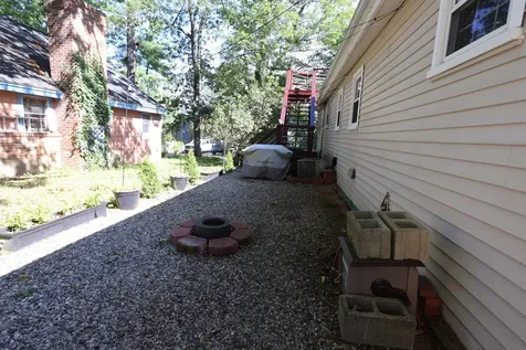 8 Maple Street Kingston NH 03848