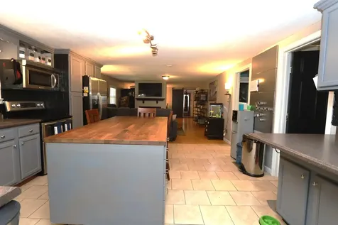 8 Maple Street Kingston NH 03848